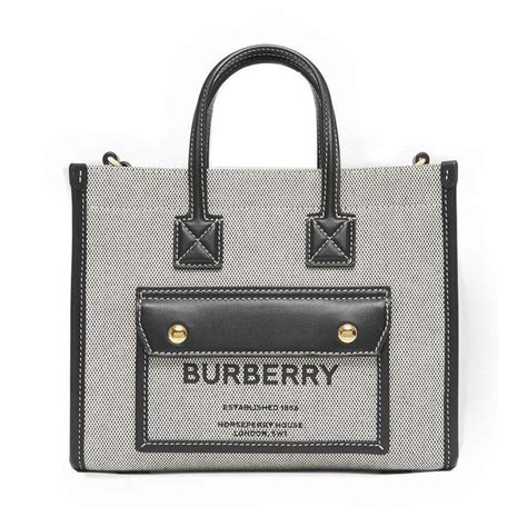 túi burberry|bao tote burberry.